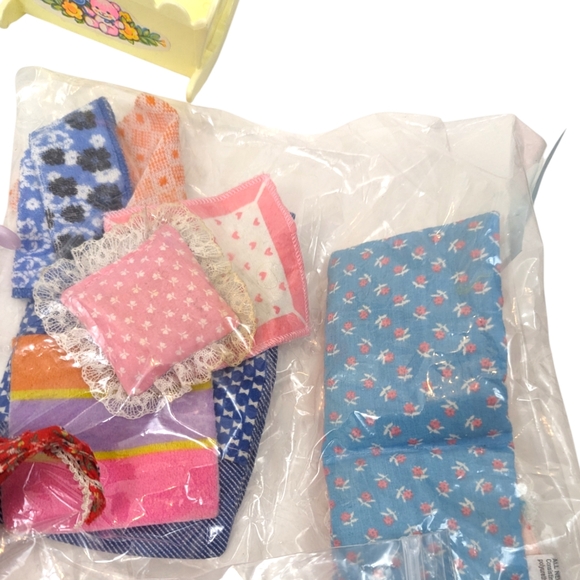 Rare Vintage My Little Pony Furniture and Accessories Lot Diapers Pony Powder - Picture 4 of 6